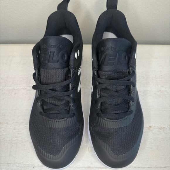 NWOT New Balance Fresh Foam Velo V3 Softball Cleats Women Size 6 - Picture 2 of 12